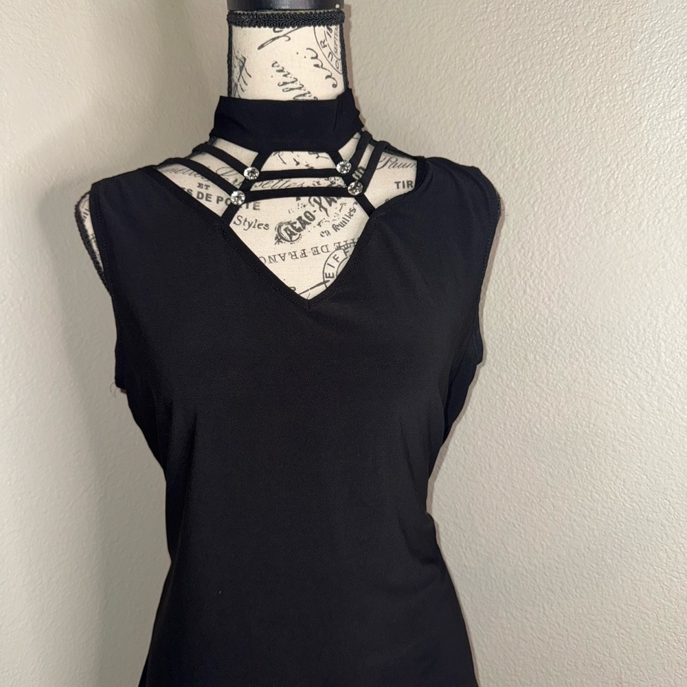 Chic Black Sleeveless Top